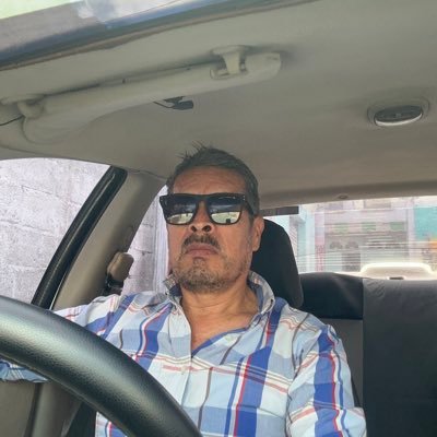 Creo que este no tiene espejos en su casa jajaja jajaja