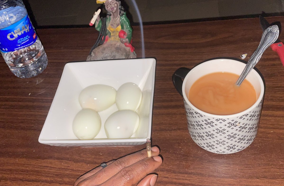 a meek thug tweet media