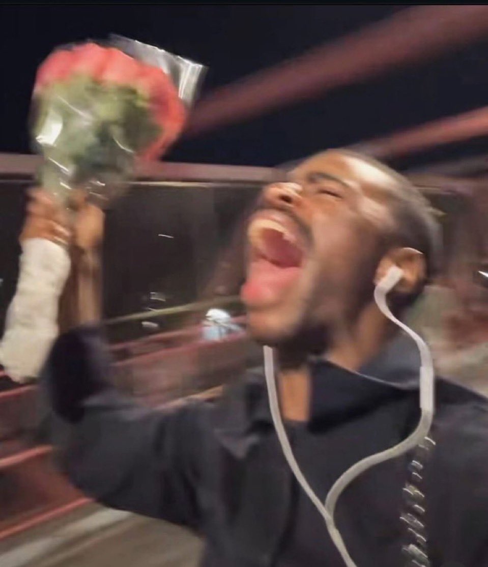 Elaïs with a E tweet media