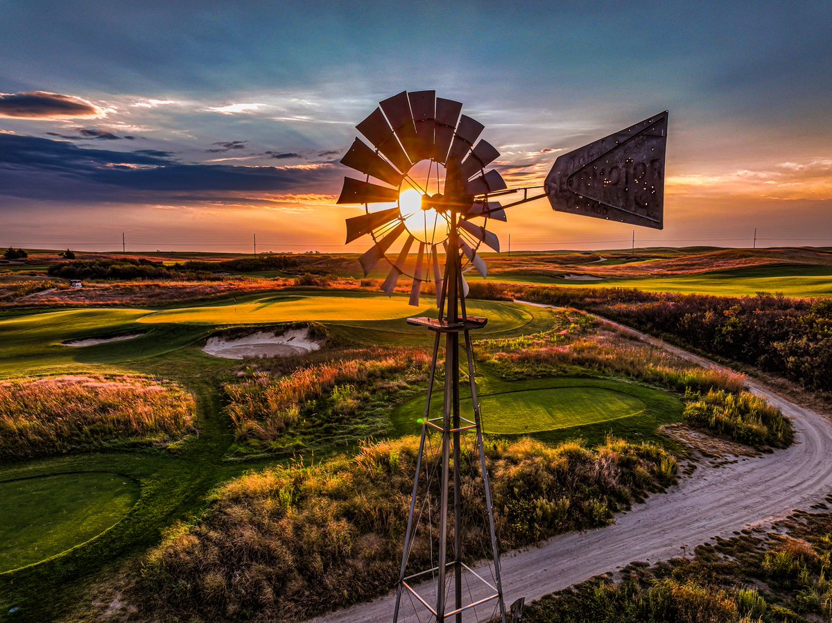 This is probably my favorite shot on a course and I don't know if I'll top it. <a href="/WHGC1998/">Wild Horse Golf Club</a> really knows how to show off. 

Share your favorite shot on a Nebraska course.