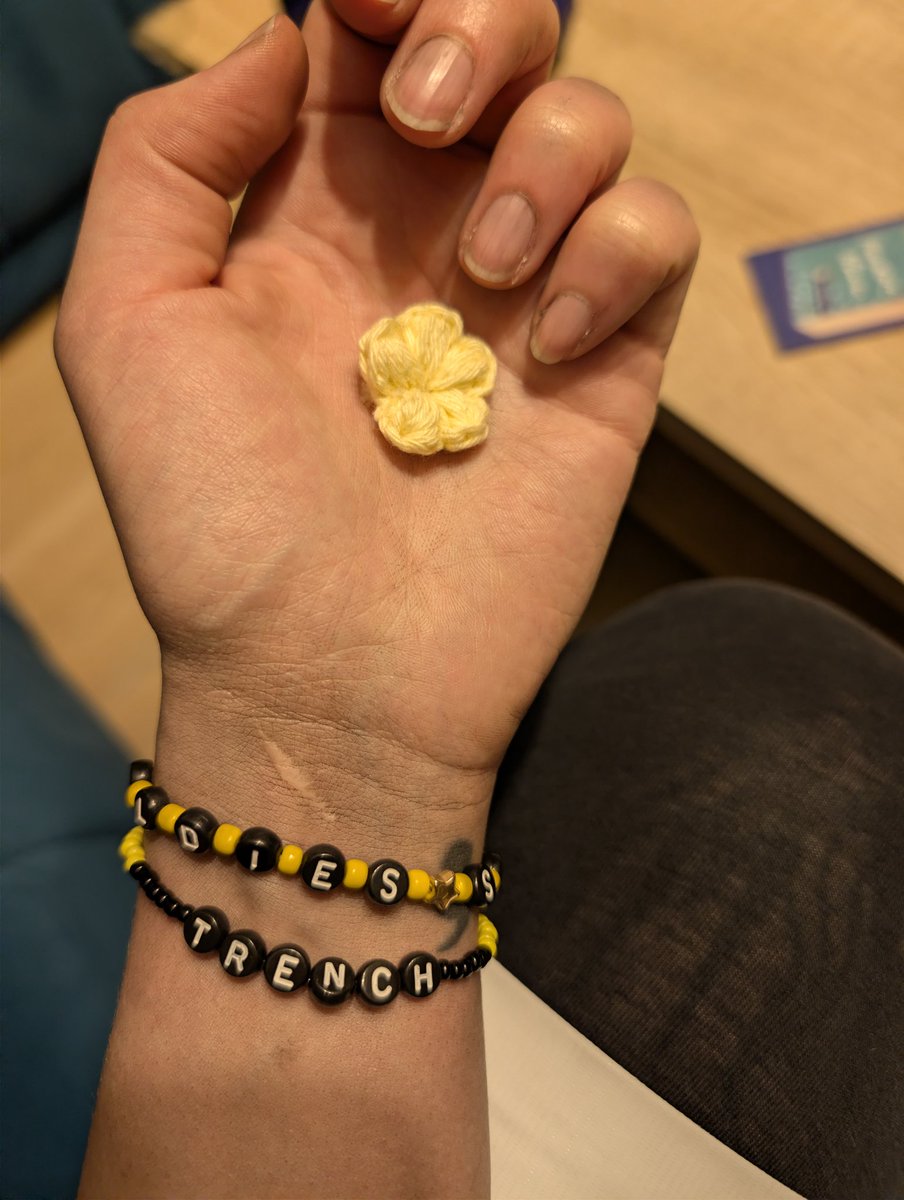 A drag path but it's the scar where the make up just didn't want to hold onto

Also my cosplay got appreciated much and i got small gifts from three different people.