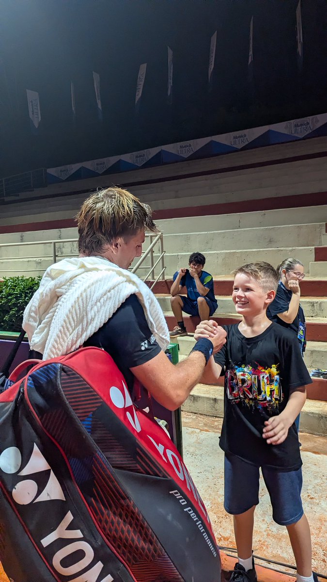 omar erre tweet media