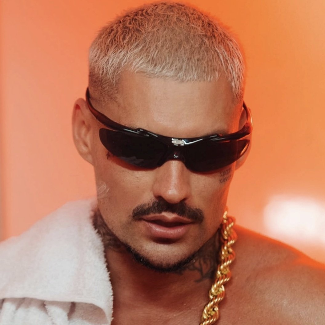 OUVE MUITO! tweet media