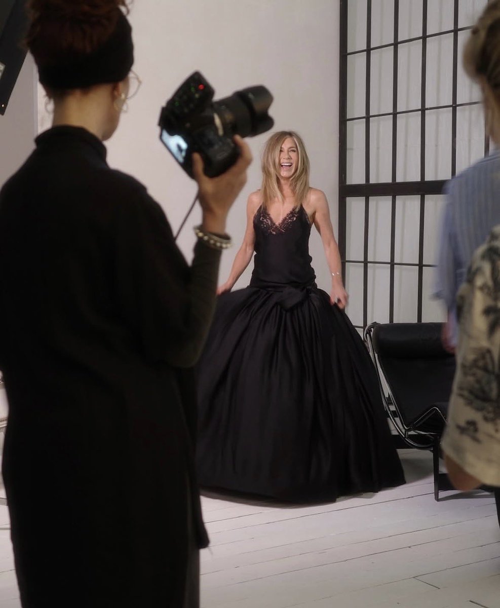 JENIFER_ANISTON_MAIN. tweet media