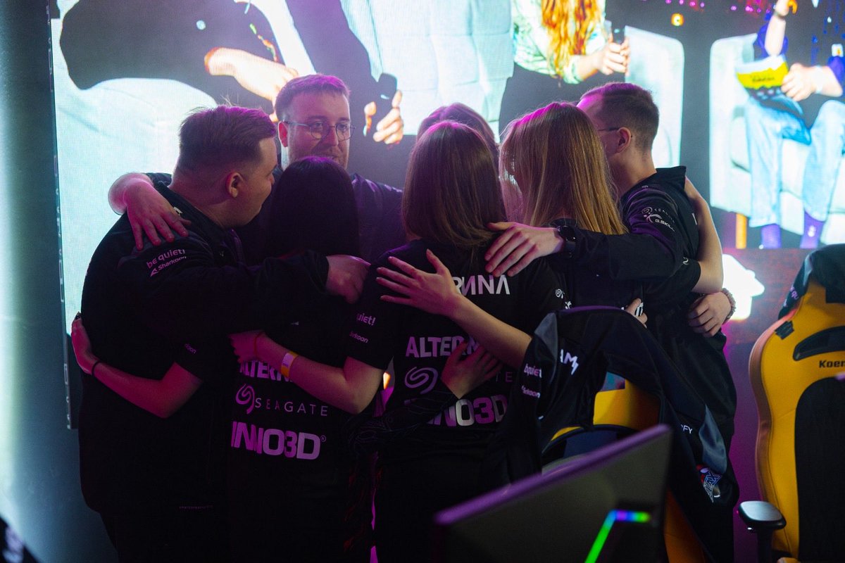 ALTERNATE aTTaX tweet media