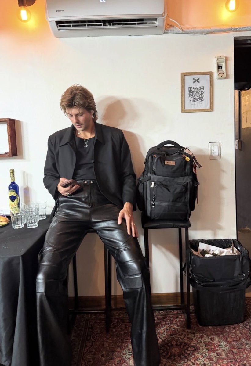 7TH YEAR: an 𖣂 tweet media