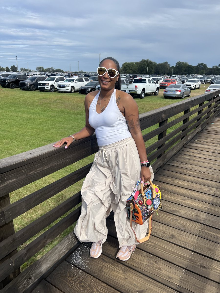 Ebone' Spencer tweet media