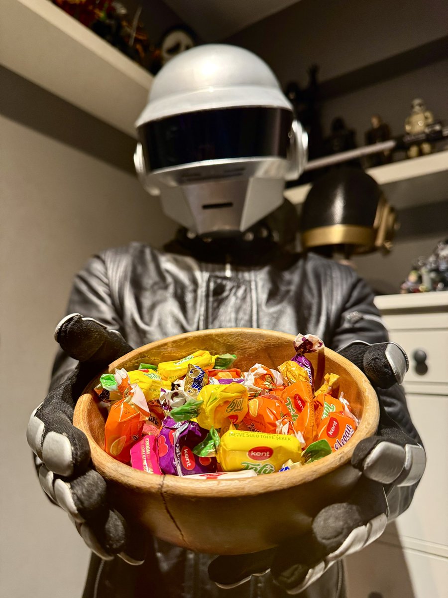 Robot Remakes tweet media