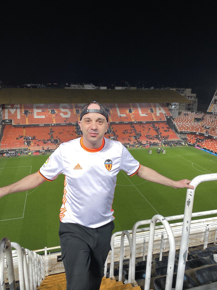 danwalter81's tweet photo. @AwayDaysClub_ Few wkends ago.. Valencia vs Alaves.. 98th minute penalty 3-2 winner ⚽️ https://t.co/Db0HNFkLGP