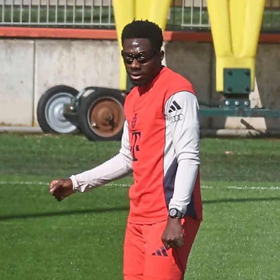 Media Bayern France tweet media