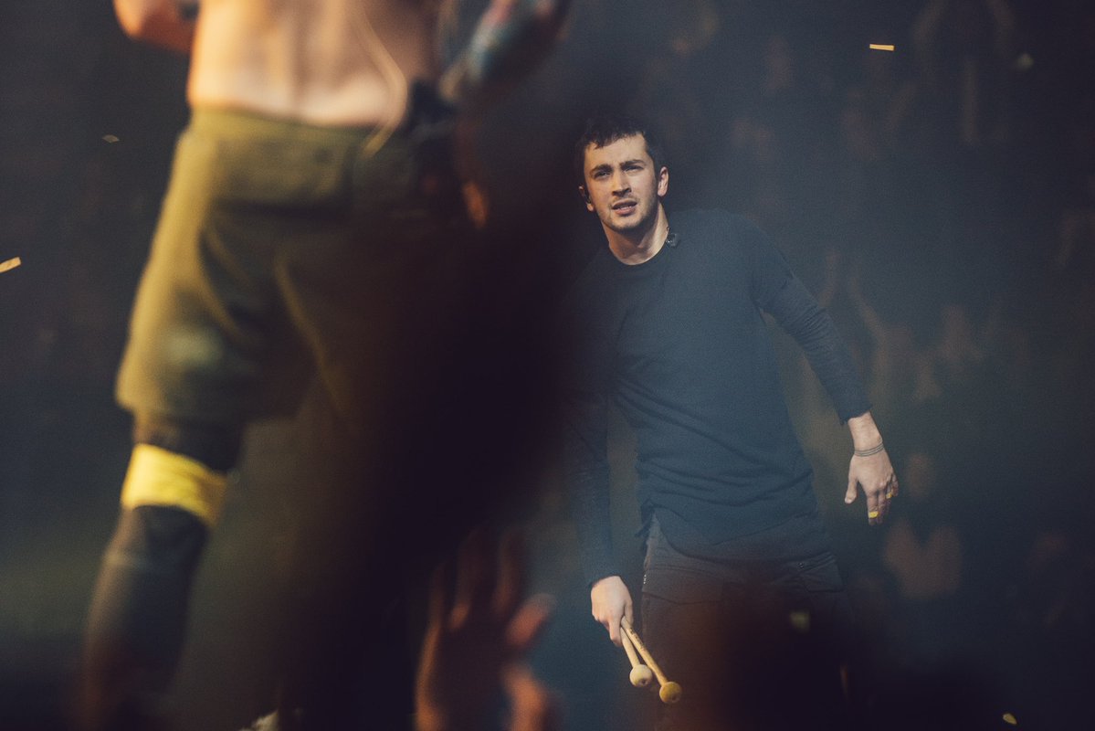 .manu |-/ tweet media