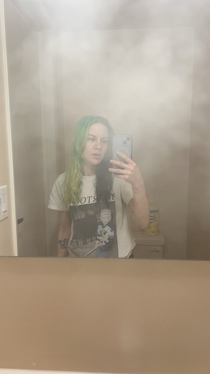 metalcore shawty🌙🗡️🇨🇦 tweet media