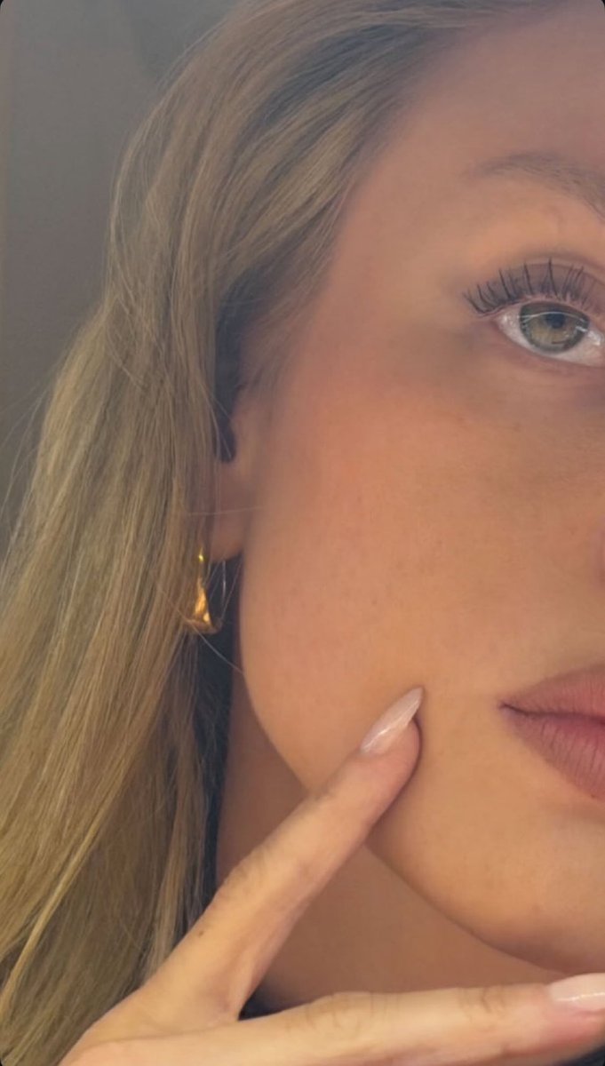 Ester Expósito tweet media