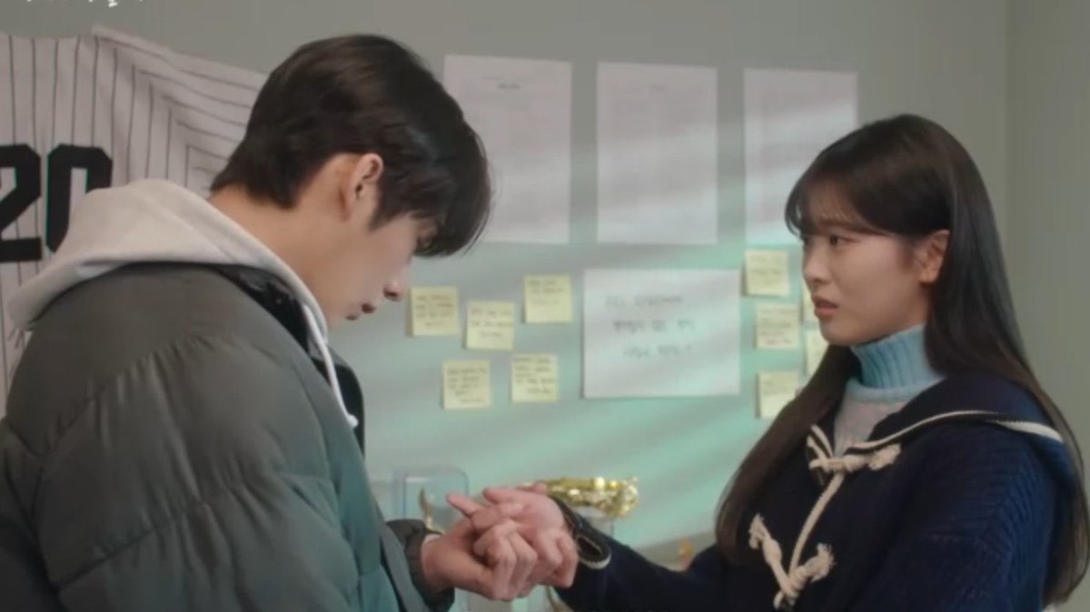 deokjil247's tweet photo. Watching all the couples' relationships in #InYourRadiantSeason makes me think thats how every relationship's supposed to be. Its so warm to see how each of them understands the other, even without having to say it. They are just being there on eo side🥹💖 #InYourRadiantSeasonEp8 https://t.co/JCi8SG1no5