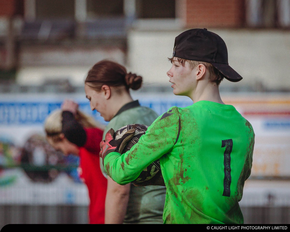 Caught Light tweet media