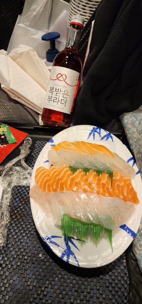 후니후니야아 tweet media