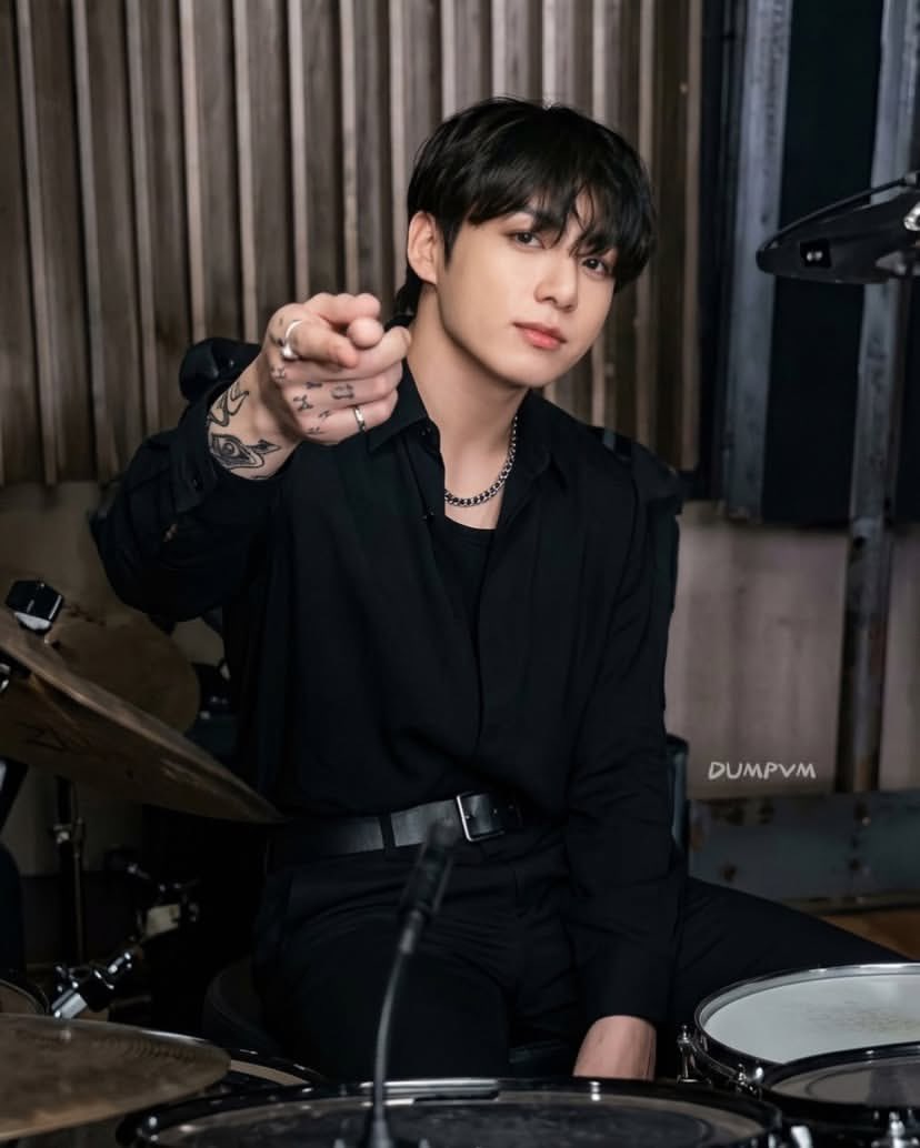 mniyajk97's tweet photo. There is no way he is real 
#jungkook #정국 https://t.co/ERFmGUY2DX