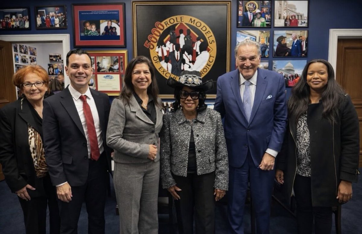 Rep. Frederica Wilson tweet media