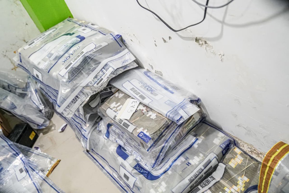 Christian R. Differ tweet media