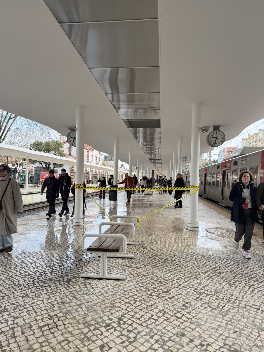 Estação de Sintra continuamos à espera que seja ativada a garantia…
<a href="/iestruturas_pt/">Infraestruturas e Habitação PT</a> <a href="/Infra_PT/">Infraestruturas de Portugal</a>