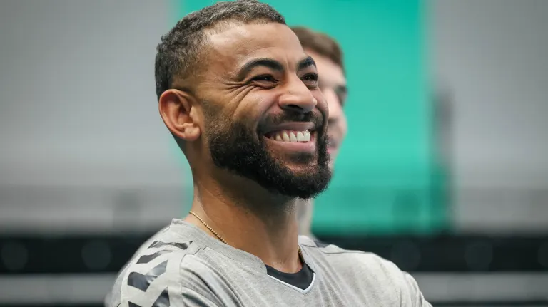 pipevoleibol's tweet photo. 🇫🇷 | O bi campeão olímpico Earvin N'Gapeth, de 35 anos, foi anunciado pelo Tours. N'Gapeth ainda irá terminar a atual temporada pelo clube turco Fenerbahçe. https://t.co/tnjsNJqzxN