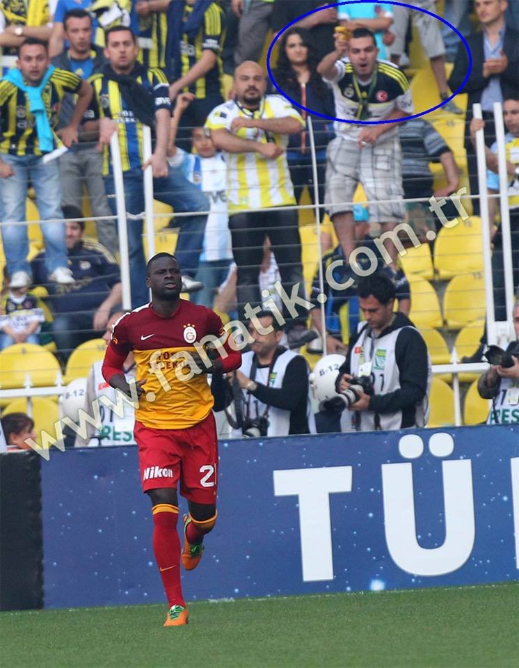 Galatasaray’a ırkçılık kasanlara bak. Siz bi sktiringidin hadi koçum. Çıkın aradan iki büyük kulüp kapışıyor burda !