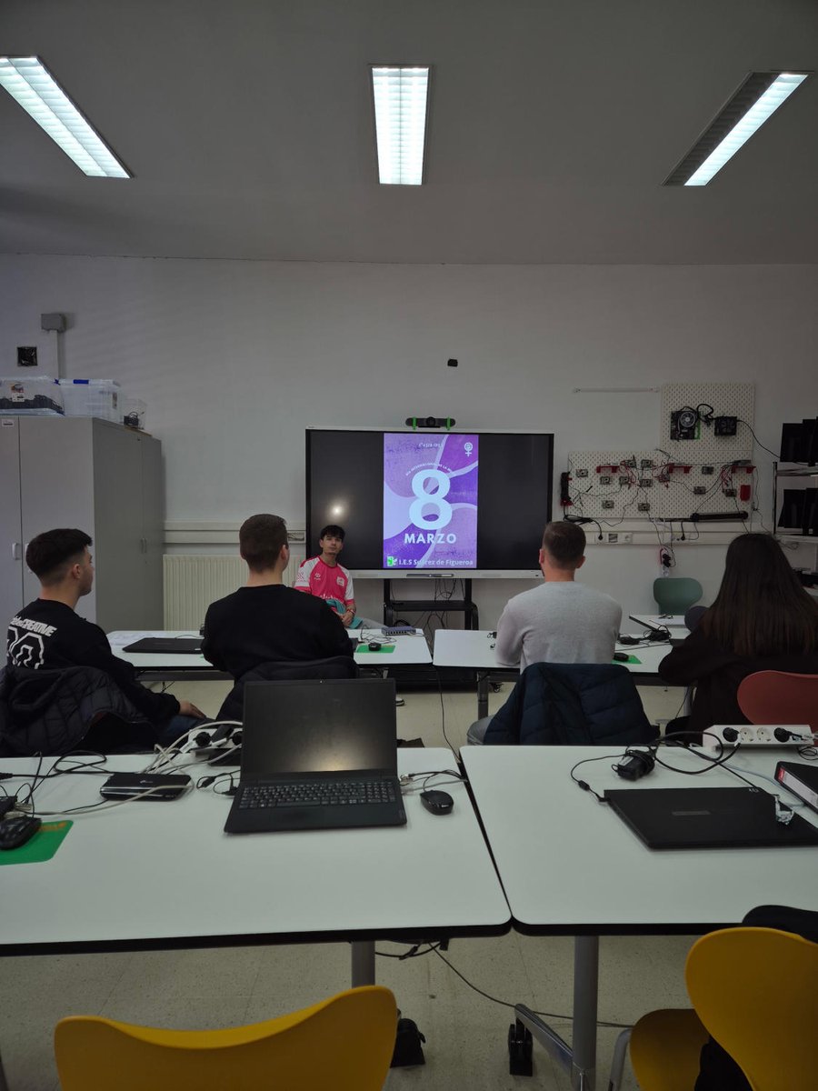 IES SUÁREZ DE FIGUEROA tweet media