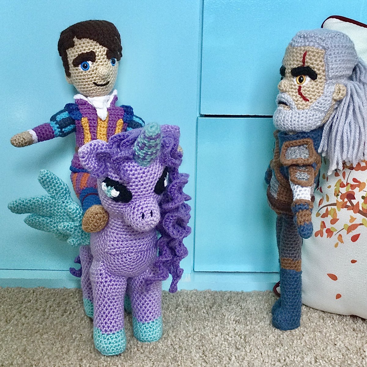 JBcrochetwizard's tweet photo. My Geralt of Rivia doll that I made in 2020 and Dandelion/Jaskier in 2021.  Each crochet amigurumi measures 13.5 - 14.5” tall.

#crochet #thewitcher #amigurumi https://t.co/AIAYNz2otQ