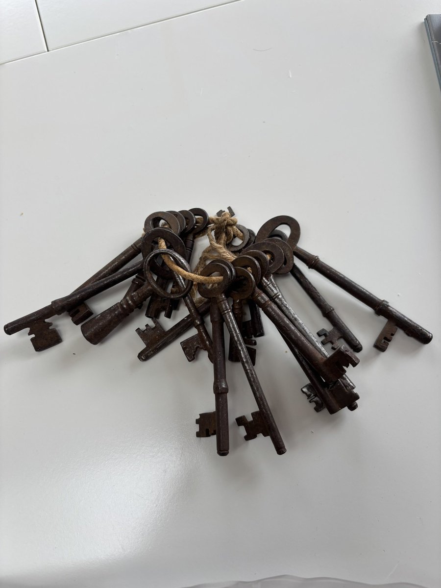 feepes's tweet photo. Keys… https://t.co/ntXfflGBVY