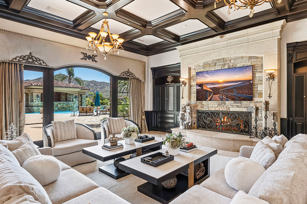 DreamHomesMag's tweet image. ICONIC HILLTOP ESTATE featuring 360° views, chef’s kitchen, home gym, elevator, resort-style pool, sport court, 4 oversized garages, &amp;amp; owned solar.

Presented by: Lisa Lindgren DRE# 01970248 | Lindgren Realty Group

View: 14170BrycePoint.DreamHM.com
#Poway #dreamhomesmag
