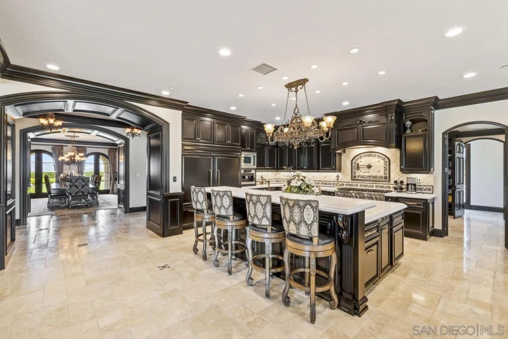 DreamHomesMag's tweet image. ICONIC HILLTOP ESTATE featuring 360° views, chef’s kitchen, home gym, elevator, resort-style pool, sport court, 4 oversized garages, &amp;amp; owned solar.

Presented by: Lisa Lindgren DRE# 01970248 | Lindgren Realty Group

View: 14170BrycePoint.DreamHM.com
#Poway #dreamhomesmag