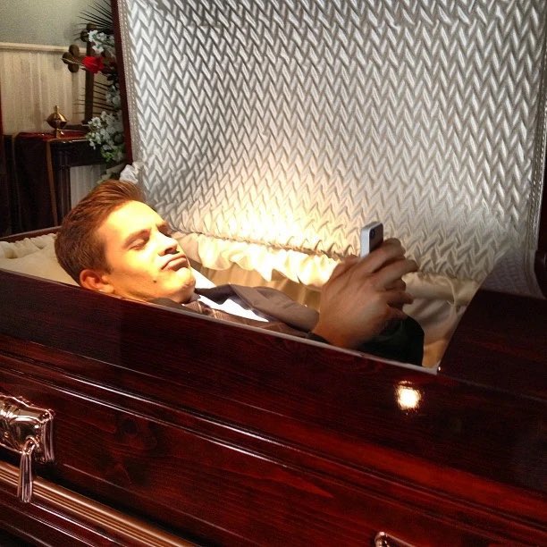 L E S E D I tweet media