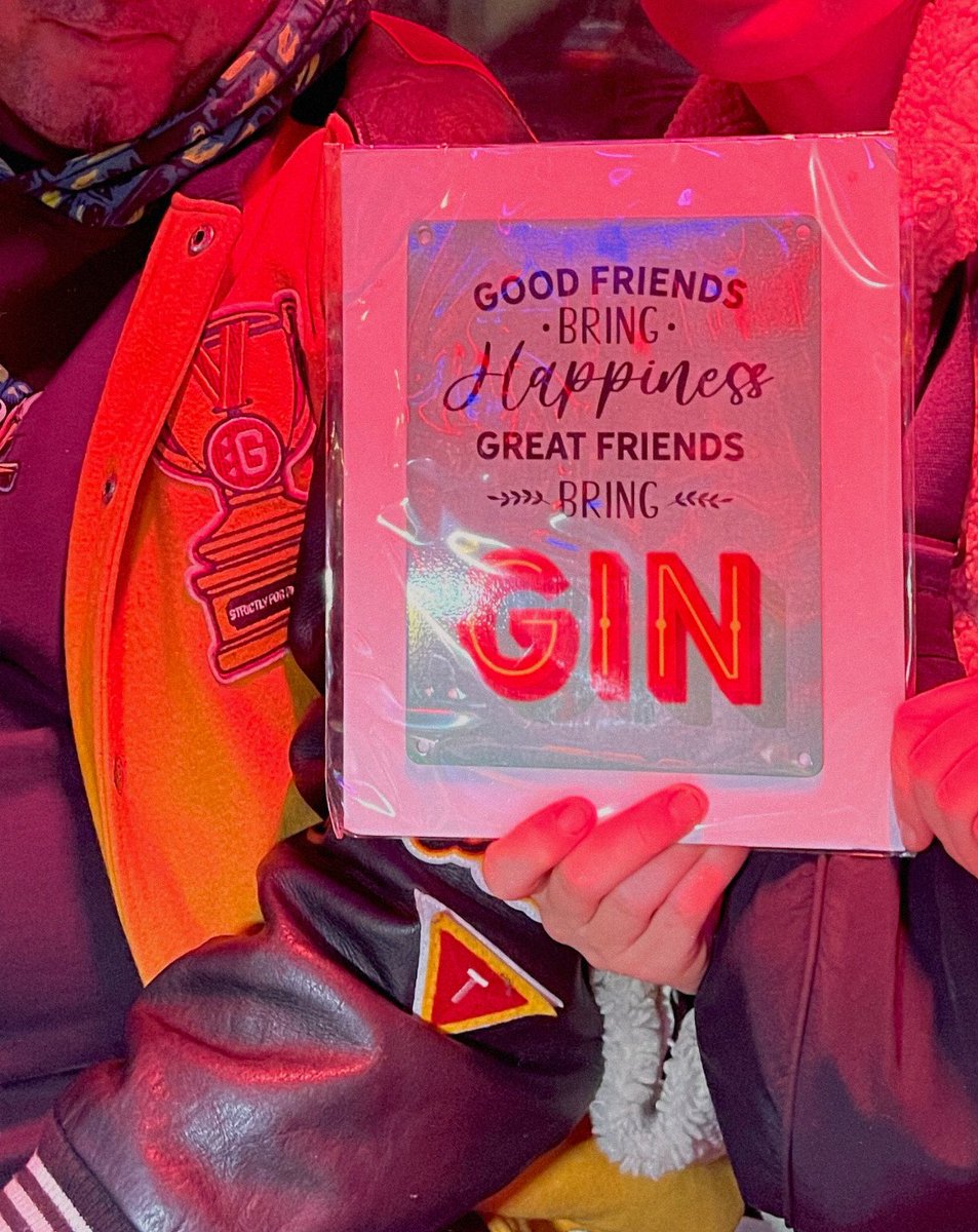 angie • ceo of pink tyler tweet media