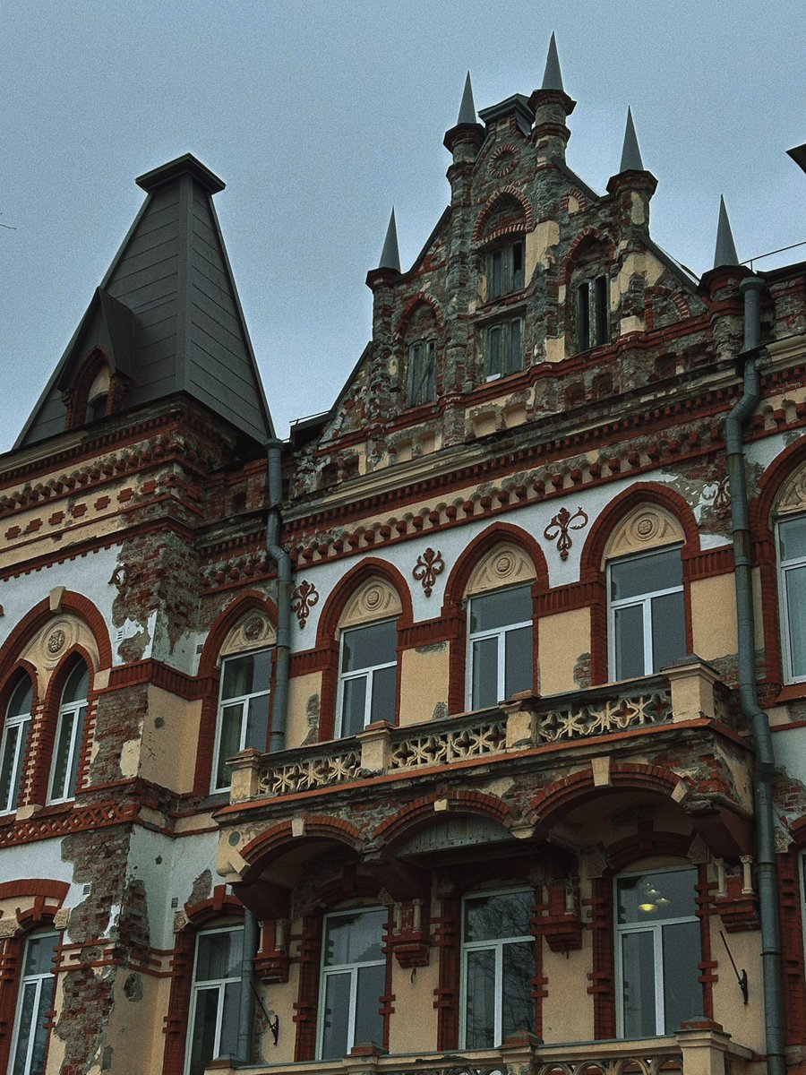 ред булл с айраном. tweet media