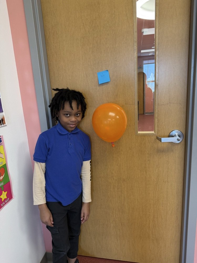 Venicereddevil's tweet photo. Today 4th grade tested static electricity with the wall, the door, and aluminum foil! https://t.co/pUTdAGj79f