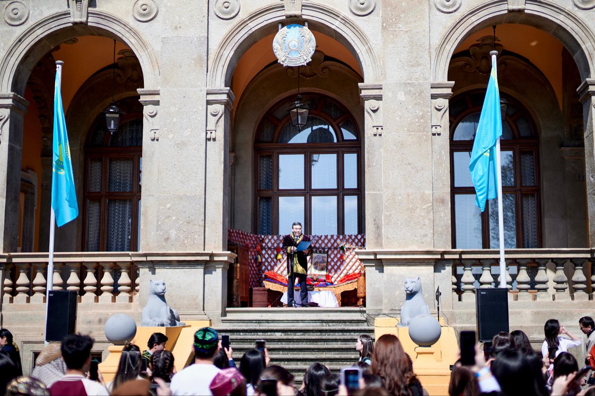 KZEmbassyIT's tweet photo. L'Ambasciata del #Kazakhstan in #Italia ha celebrato il #Nauryz - la festa del rinnovamento e dell'equinozio di primavera https://t.co/MMBraza0OG