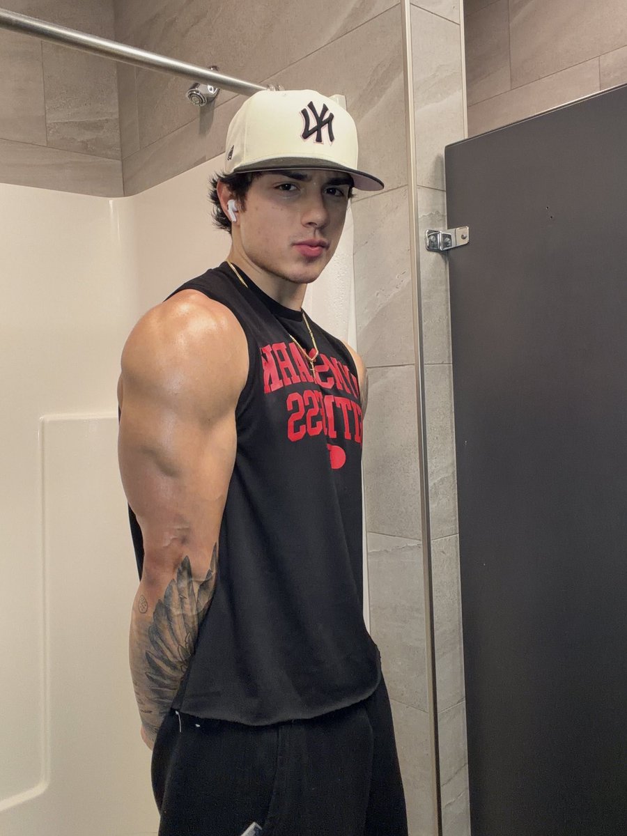 KingStrada👑 tweet media