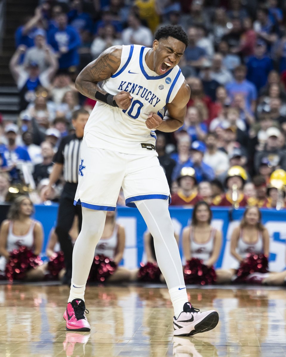 chetwhite7's tweet photo. Cats beat the Broncos 89-84 in OT in the first round of the NCAA Tournament in St. Louis. 

#kentucky #lexky #bbn #gobigblue #ncaatournament https://t.co/4RY97ziO7d