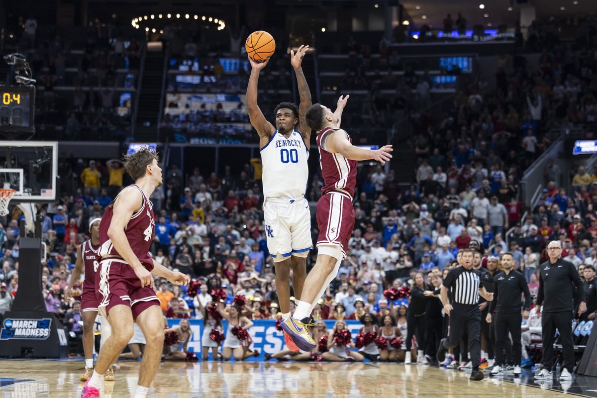 chetwhite7's tweet photo. Cats beat the Broncos 89-84 in OT in the first round of the NCAA Tournament in St. Louis. 

#kentucky #lexky #bbn #gobigblue #ncaatournament https://t.co/4RY97ziO7d