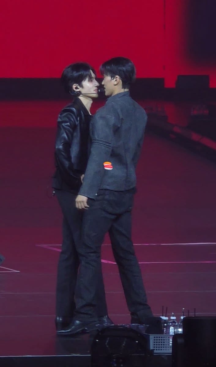 wy likes his personally space and sn likes it too!