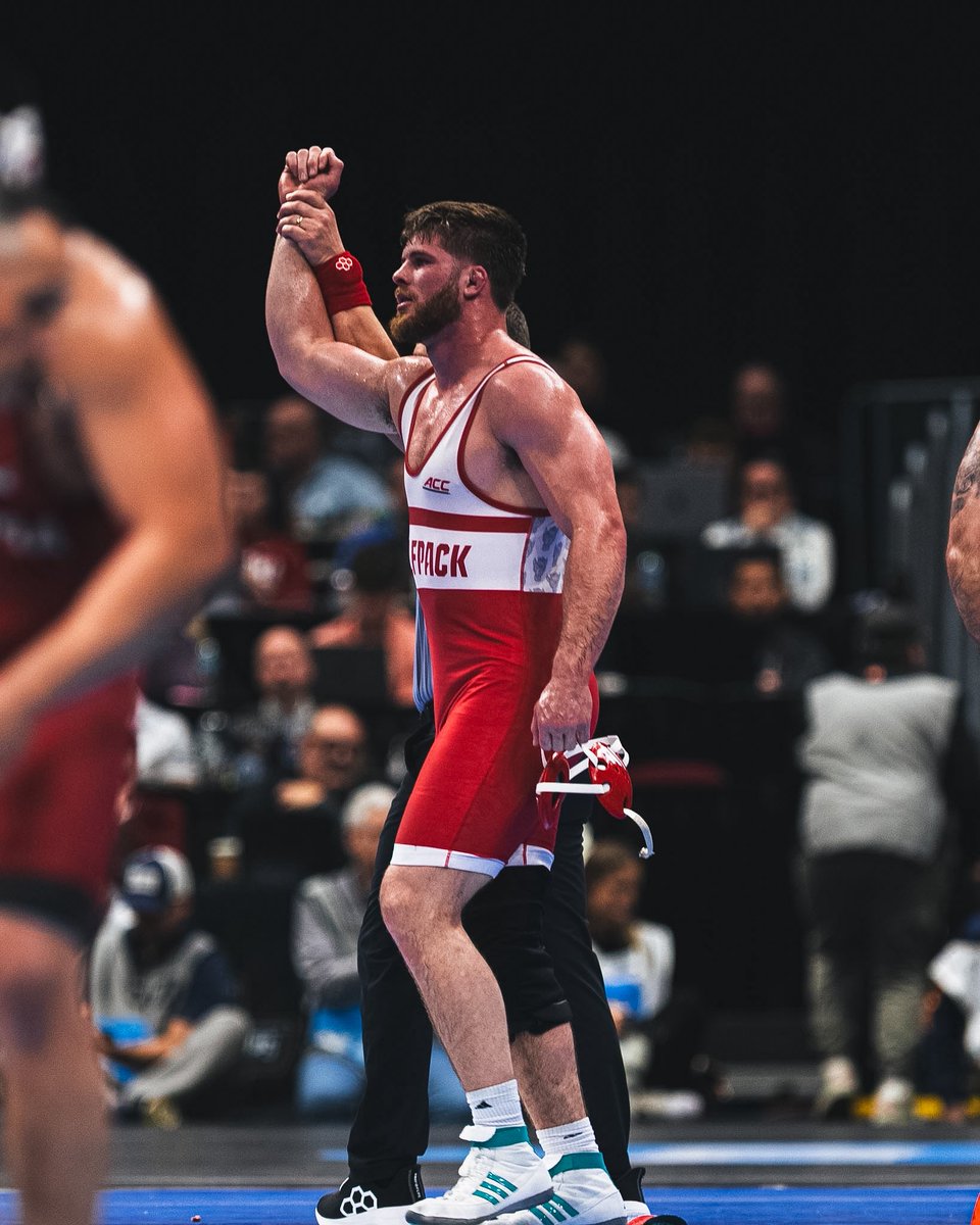 NEwrestle tweet media