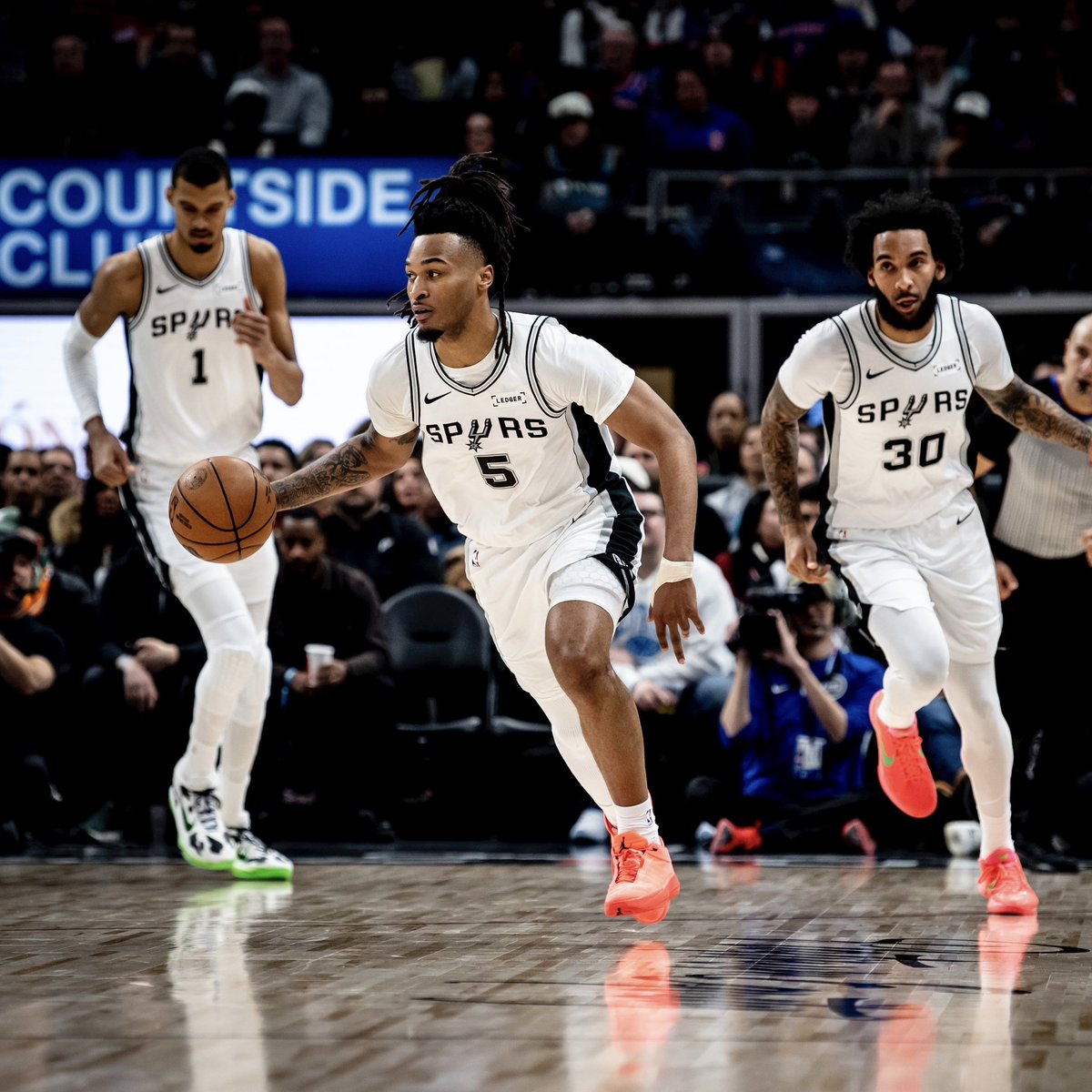 RTNBA's tweet photo. The hottest teams in the NBA right now:

🔥 Spurs - 20-2 over their last 22 games
🔥 OKC - 13-1 over their last 14 games
🔥 Hawks - 11-0 over their last 11 games
🔥 Lakers - 11-1 over their last 12 games
🔥 Hornets - 10-3 over their last 13 games

Heating up at the right time 😮‍💨 https://t.co/T8bEq3ZSC7