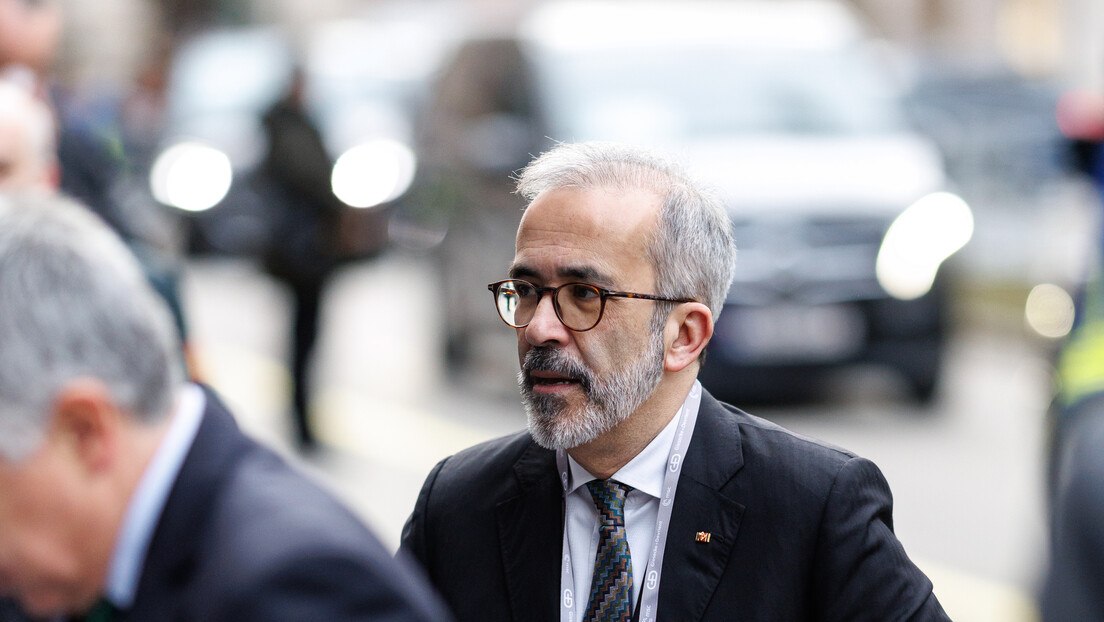 RT Brasil tweet media