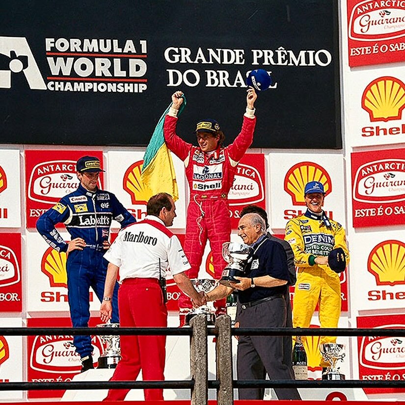 Coronas de Laurel tweet media