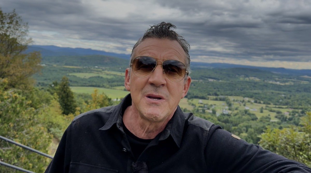 Holly Nanu tweet media