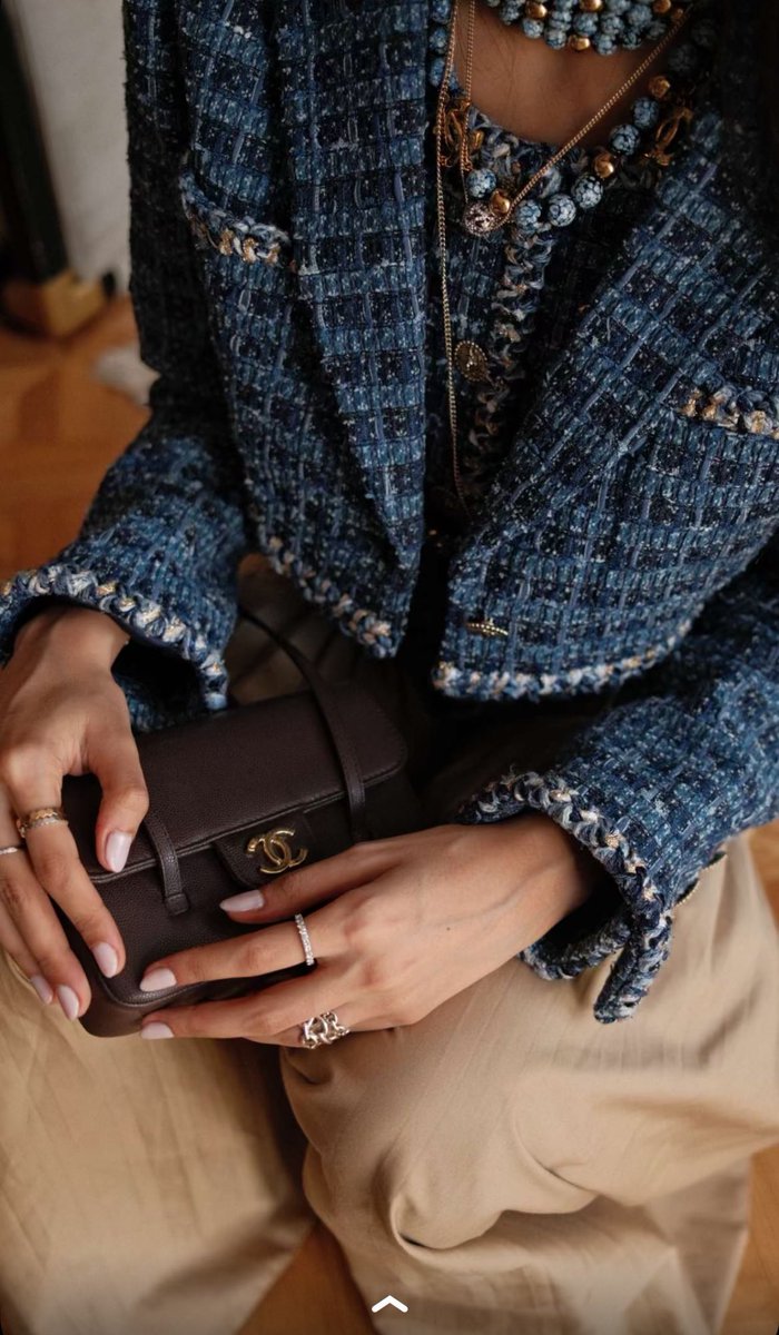 catch flights not feelings ✈️ tweet media