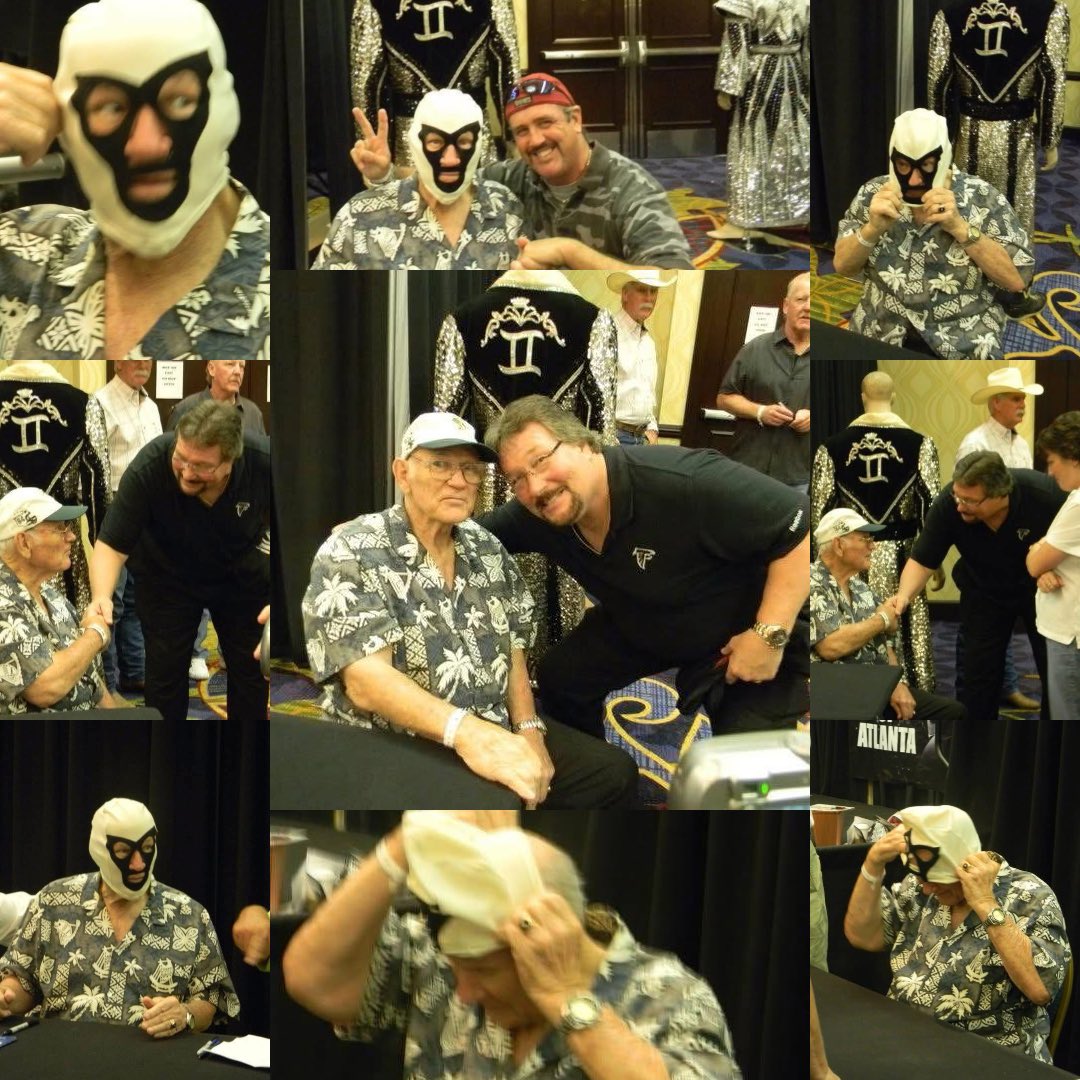 Book Pro Wrestlers tweet media