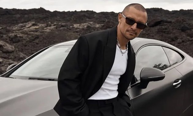 UaReview tweet media