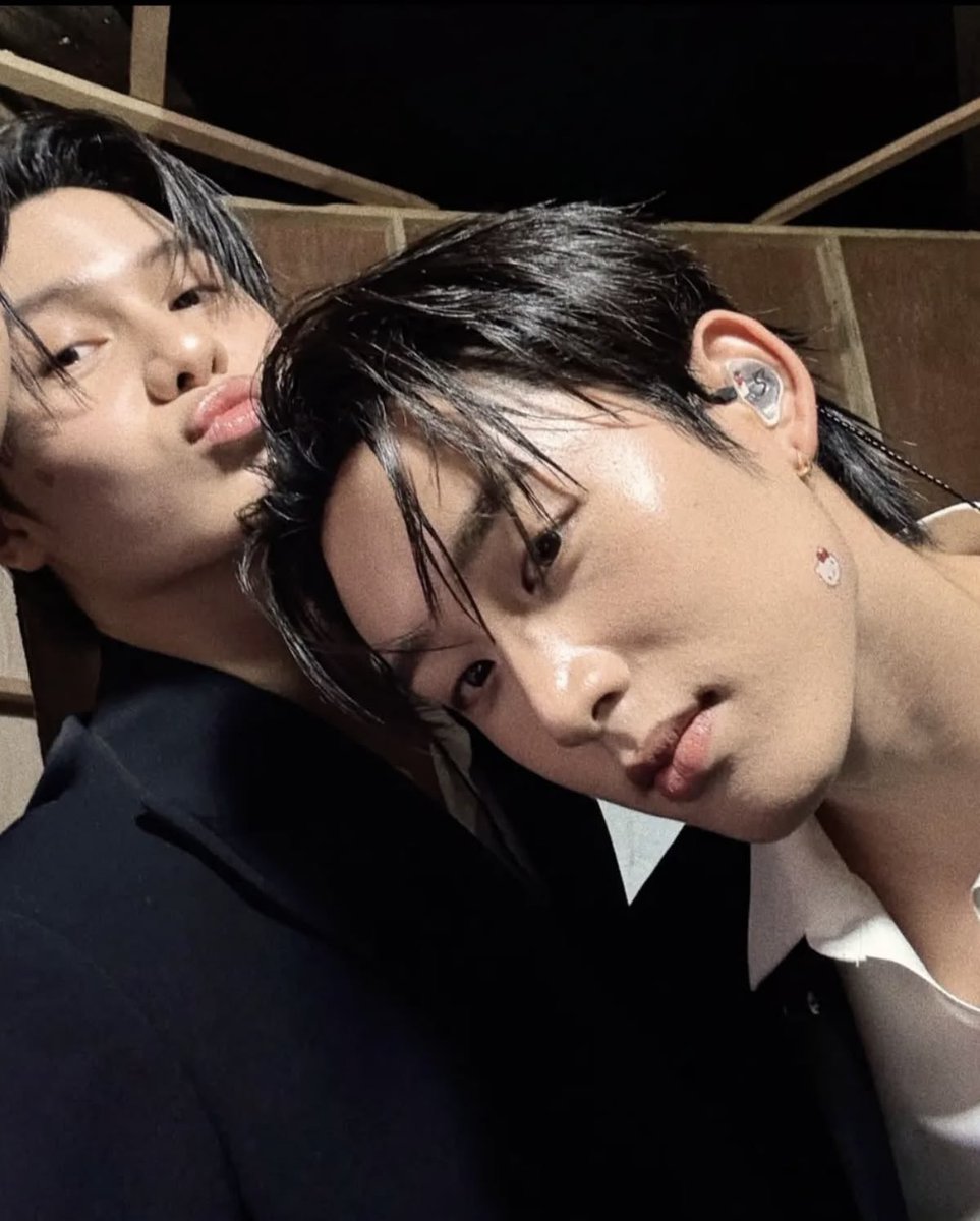 〜 𝘙𝘢𝘷𝘢 𝘦𝘥𝘪𝘵𝘴 〜 Dean in Moth tweet media