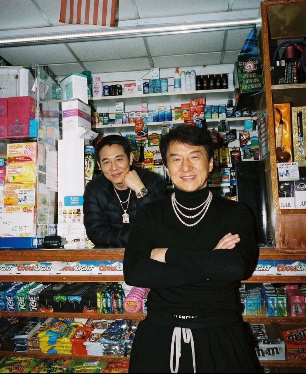 Album Aura 💿 tweet media